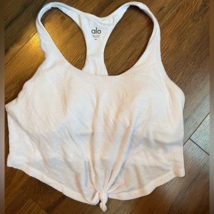 - Alo yoga top